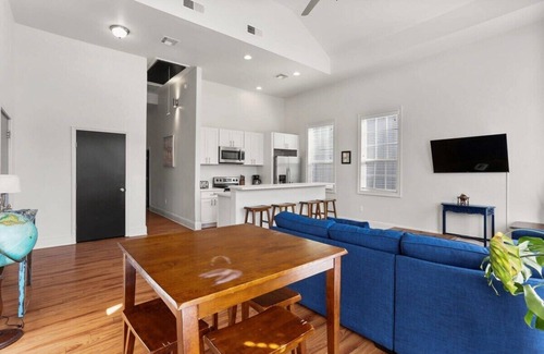 Saint Thomas Development Apartment | Elegant 2BR | Garden District | Historic Luxury