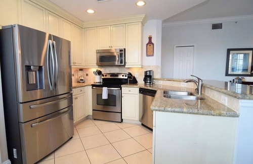 Reunion Condo | Elegant 3 bed/2 bath Top Floor Condo, Wraparound Balcony, Disney 7 miles!
