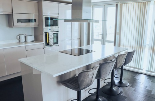 Nottingham City Centre Apartment | Elegant 3-bedroom Penthouse in Central Nottingham