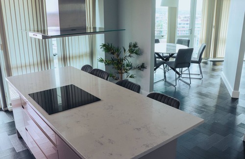 Nottingham City Centre Apartment | Elegant 3-bedroom Penthouse in Central Nottingham