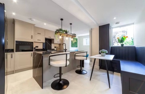 Crofton Park House | Elegant 5BR house w/garden & terrace, SE London
