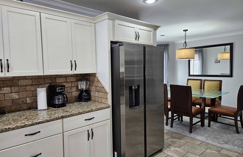 Cordova House | Elegant 6- BR Mansion with Pool - Near Gold Course & Essentials, All King Beds.
