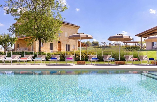 Francavilla d'Ete Villa | Elegant and spacious villa with pool and panoramic view over the hills, just 30 minutes from the sea