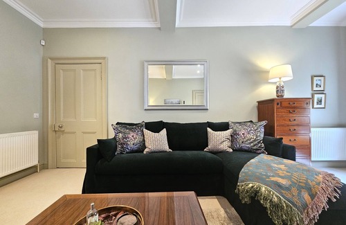 Comely Bank Apartment | Elegant and Peaceful 1 BR Escape near City Centre