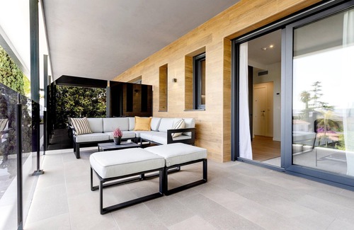 Distrito Norte Sierra Apartment | Elegant apartment with terrace & pool.Arruzafa V