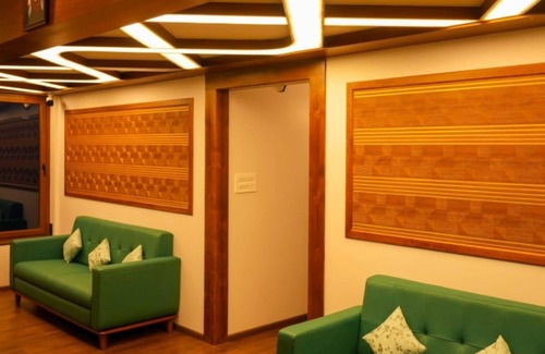 Alappuzha Boat Rental | Elegant Boathouse
