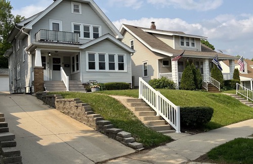 West Allis Apartment | Elegant charm!