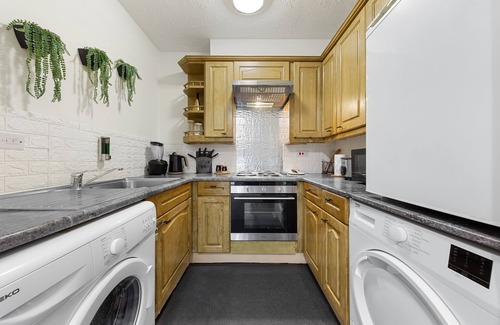 New Cross Apartment | Elegant City Centre - FBS Homes