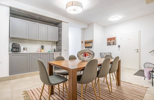 Krems an der Donau Apartment | Elegant & Cozy 5BR Haven - By The Danube River
