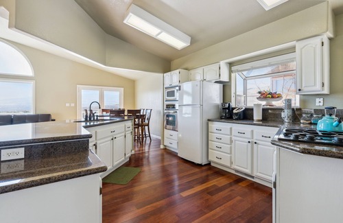 Northeast Reno House | Elegant Escape (4-Bedroom Home) - Handicap accessible by RedAwning