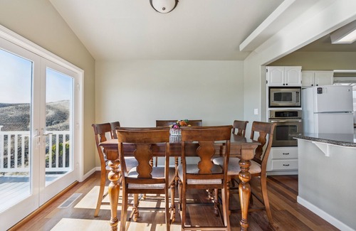 Northeast Reno House | Elegant Escape (4-Bedroom Home) - Handicap accessible by RedAwning