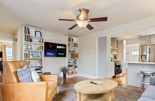 North Loop House | Elegant Escape | Gourmet Kitchen + Outdoor Living