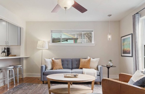 North Loop House | Elegant Escape | Gourmet Kitchen + Outdoor Living