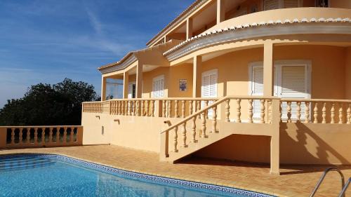 Alfeicao House | Elegant family house in Loulé with private pool