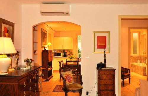 Antibes Old Town Apartment | 'Elegant French Style Apartment' in the heart of Antibes, close to the beach