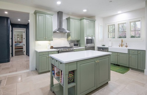 Cordillera House | Elegant Getaway | Hot Tub, Gourmet Kitchen | 20 Mins to Vail