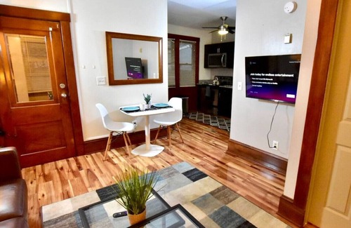 Detroit - Shoreway House | Elegant Haven on W 47th