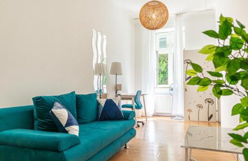 Ottakring Apartment | Elegant Haven: Stylish and Spacious 3BR Apartment