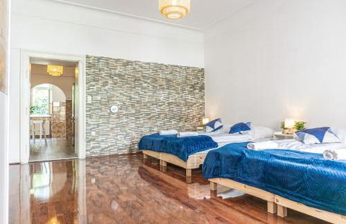 Ottakring Apartment | Elegant Haven: Stylish and Spacious 3BR Apartment