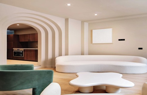 Saint-Merri Apartment | Elegant Home - 5BD/12P - Heart of 'Le Marais'