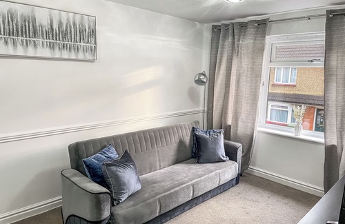 Fenny Stratford House | Elegant home for your relaxation
