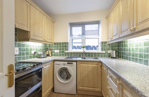 Belfast Apartment | ELEGANT HOME FROM HOME Ground floor Apt & Parking 2 Mins walk from Restaurants