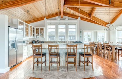 Cape Meares House | Elegant home with sauna, private hot tub & ocean views - accessible by elevator