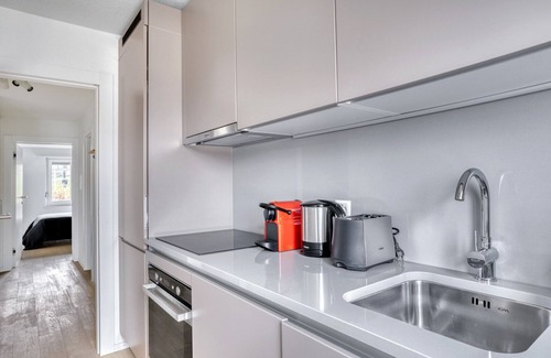 Horgen District Apartment | Elegant Horgen 3 Room w/Storage, 5 min to Market, by Blueground