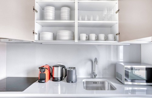 Horgen District Apartment | Elegant Horgen 3 Room w/Storage, 5 min to Market, by Blueground