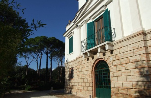 Treia Apartment | Elegant house inside our period villa surrounded by centuries-old park