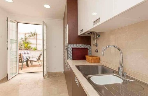 Alfama Apartment | Elegant in Alfama with Terrace and FREE parking.