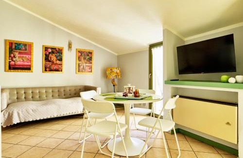 Casalmaggiore Apartment | Elegant Jungle Loft In Centro Storico