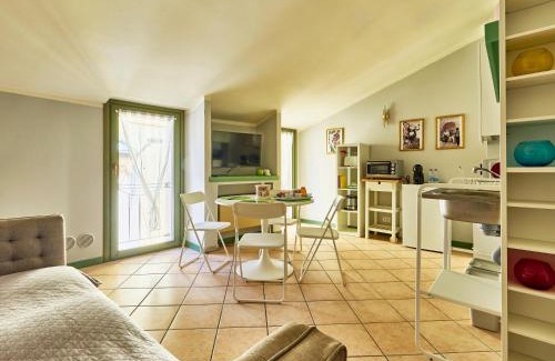 Casalmaggiore Apartment | Elegant Jungle Loft In Centro Storico