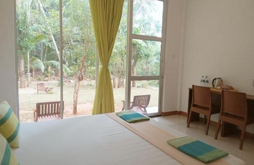 Debarawewa Hotel | Elegant Lake Yala Safari House