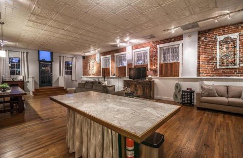 Old Town Villa | Elegant Loft-Style Retreat in Old Firehouse Alley