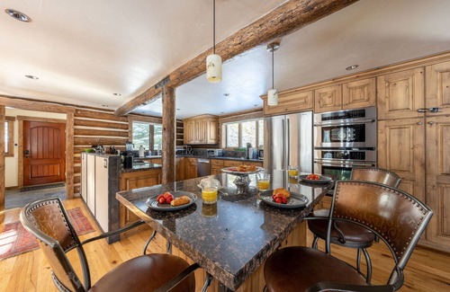 Moose Wilson Road House | Elegant log home offers the best of contemporary and classic