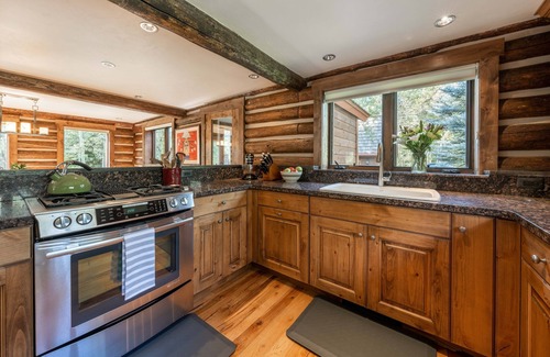 Moose Wilson Road House | Elegant log home offers the best of contemporary and classic