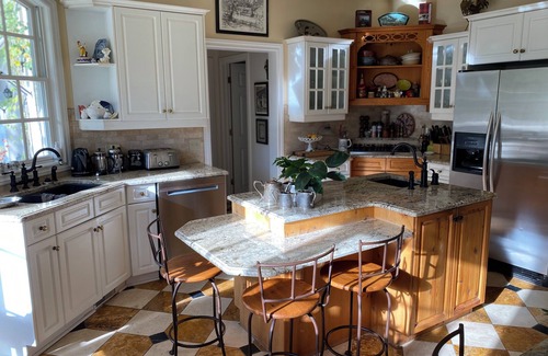 Okotoks Villa | Elegant luxury country estate in the heart of Alberta w/guest house & pasture.