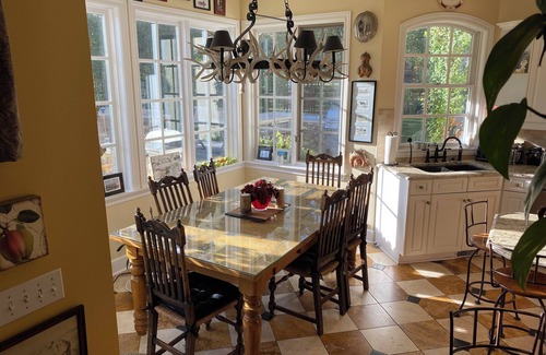 Okotoks Villa | Elegant luxury country estate in the heart of Alberta w/guest house & pasture.