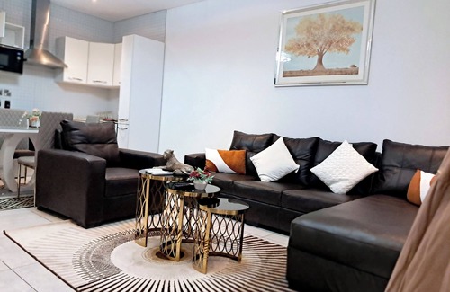 East Legon Apartment | Elegant & Luxury Gem-5 Star Location -Pools, Gym!