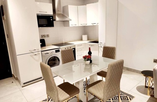 East Legon Apartment | Elegant & Luxury Gem-5 Star Location -Pools, Gym!