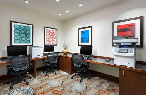 Midtown West House | Elegant Manhattan Escapes: Prime Location & Modern Amenities | 3 Units