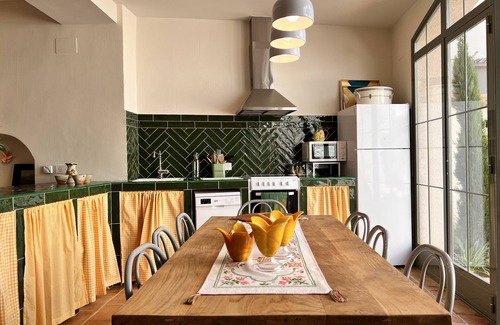 Oropesa House | Elegant mansion with swimming pool in medieval village 144km from Madrid