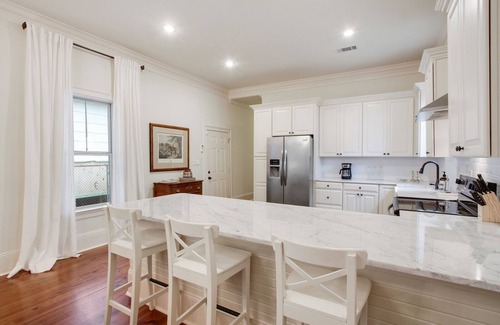 Mid-City District House | Elegant Mid-city gem near City Park & Streetcar. Walk to Voodoo & Jazz Fest