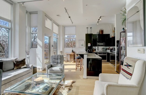 Woodland Heights Condo | Elegant, Modern, near Downtown Condo