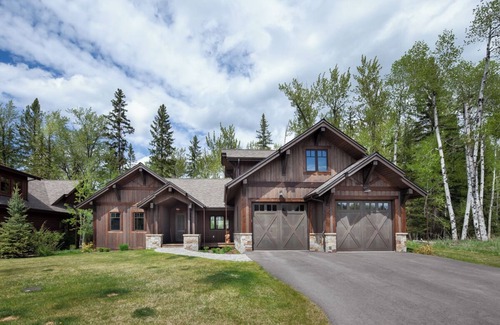 Whitefish Apartment | Elegant Nature Retreat | Designer Home + Kitchen, Spa, Trails & Lakefront Access