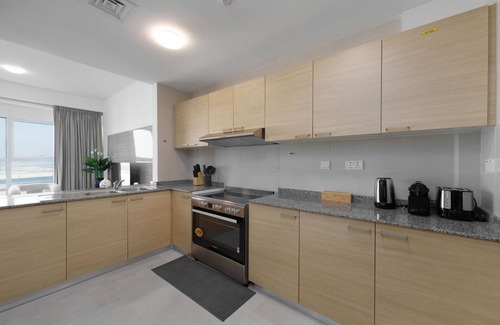 Abu Dhabi Apartment | Elegant & Panoramic Sea View Apt on Al Reem Island