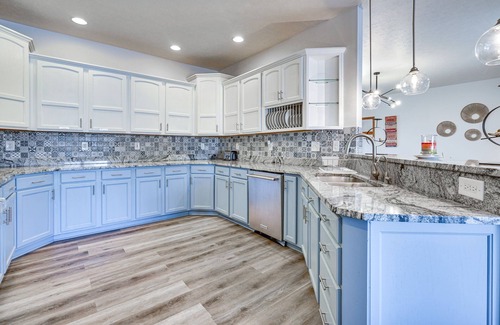 Pataskala House | Elegant Pataskala Home w/Hot Tub & Fire Pit!