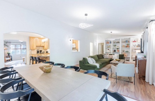 Lower Township Apartment | Elegant Pool House in Cape May- 12 people