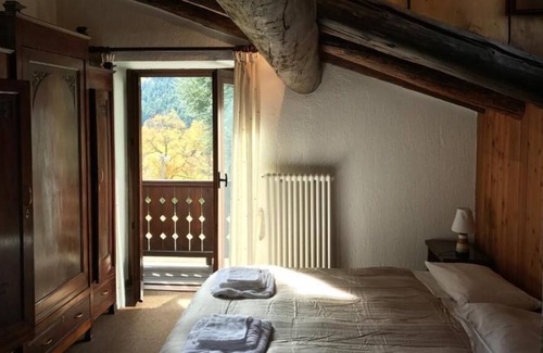 Pallusieux Apartment | Elegant private Chalet with garden